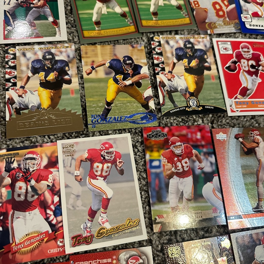 Lot of 83 Tony Gonzalez football cards Atlanta Falcons Kansas City Chiefs Rookie - Picture 8 of 10